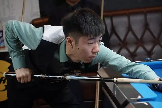 也显现出他 也显现出他